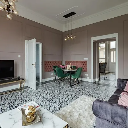 Elegant & Stylish Luxury Living Daire