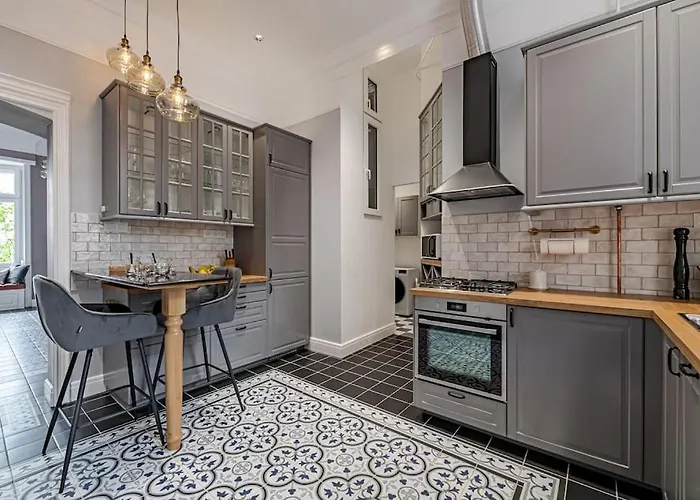 Elegant & Stylish Luxury Living Budapest