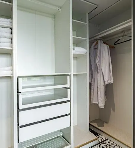 Elegant & Stylish Luxury Living Lägenhet *