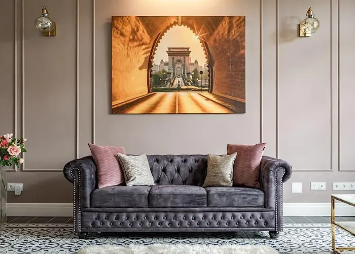 Elegant & Stylish Luxury Living * Budapest